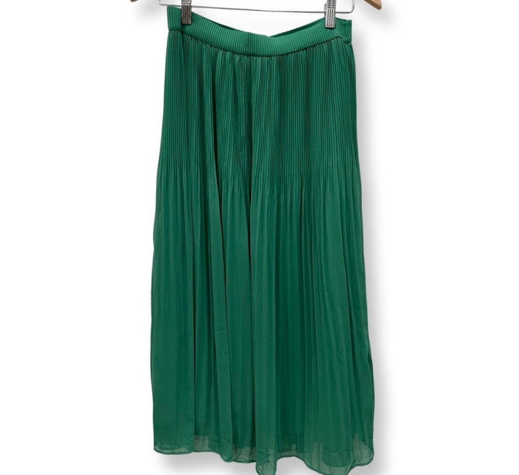 Pleated Skirt - Black / 10