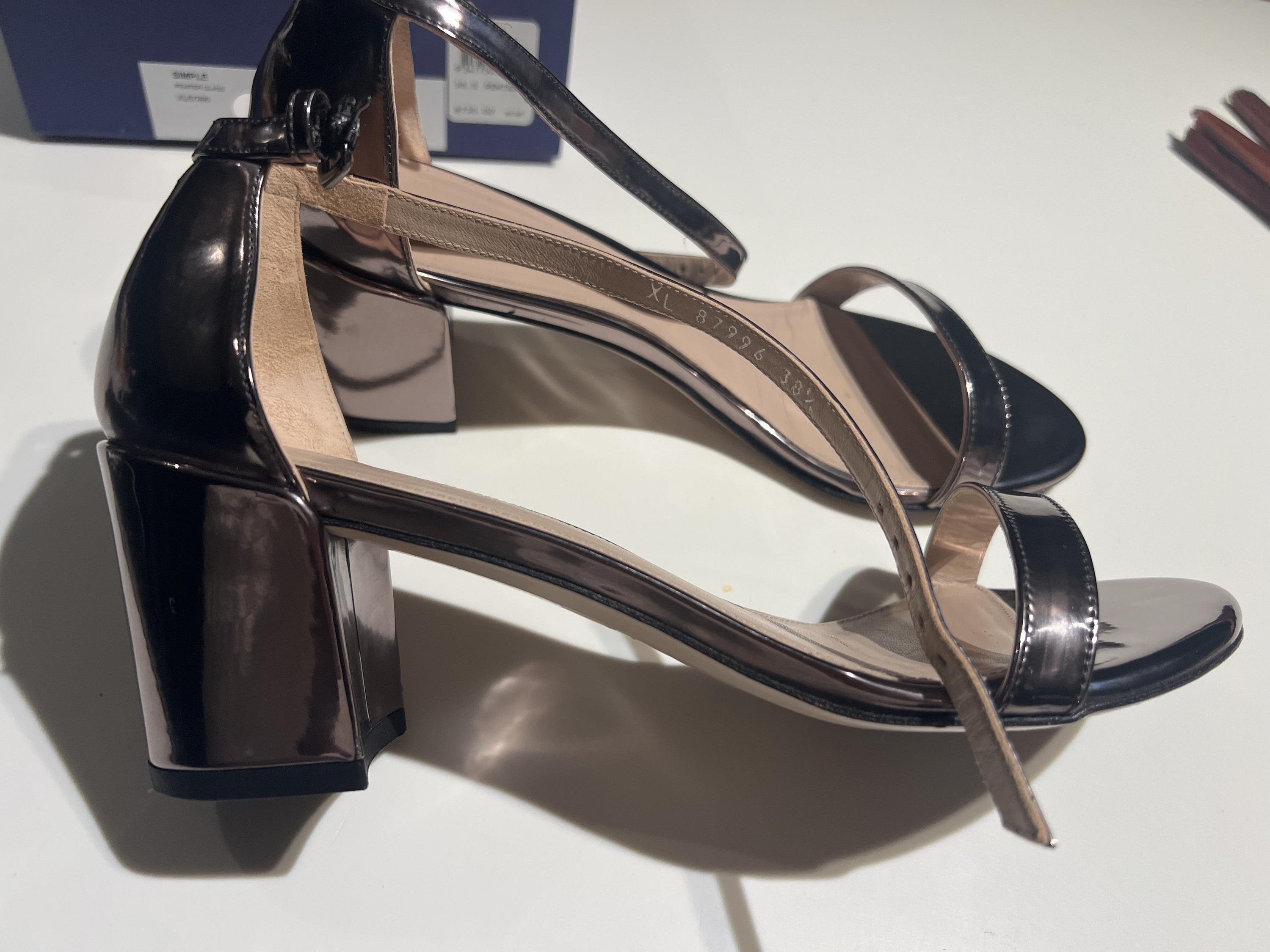 Stuart Weitzman Pewter Sandal 38.5