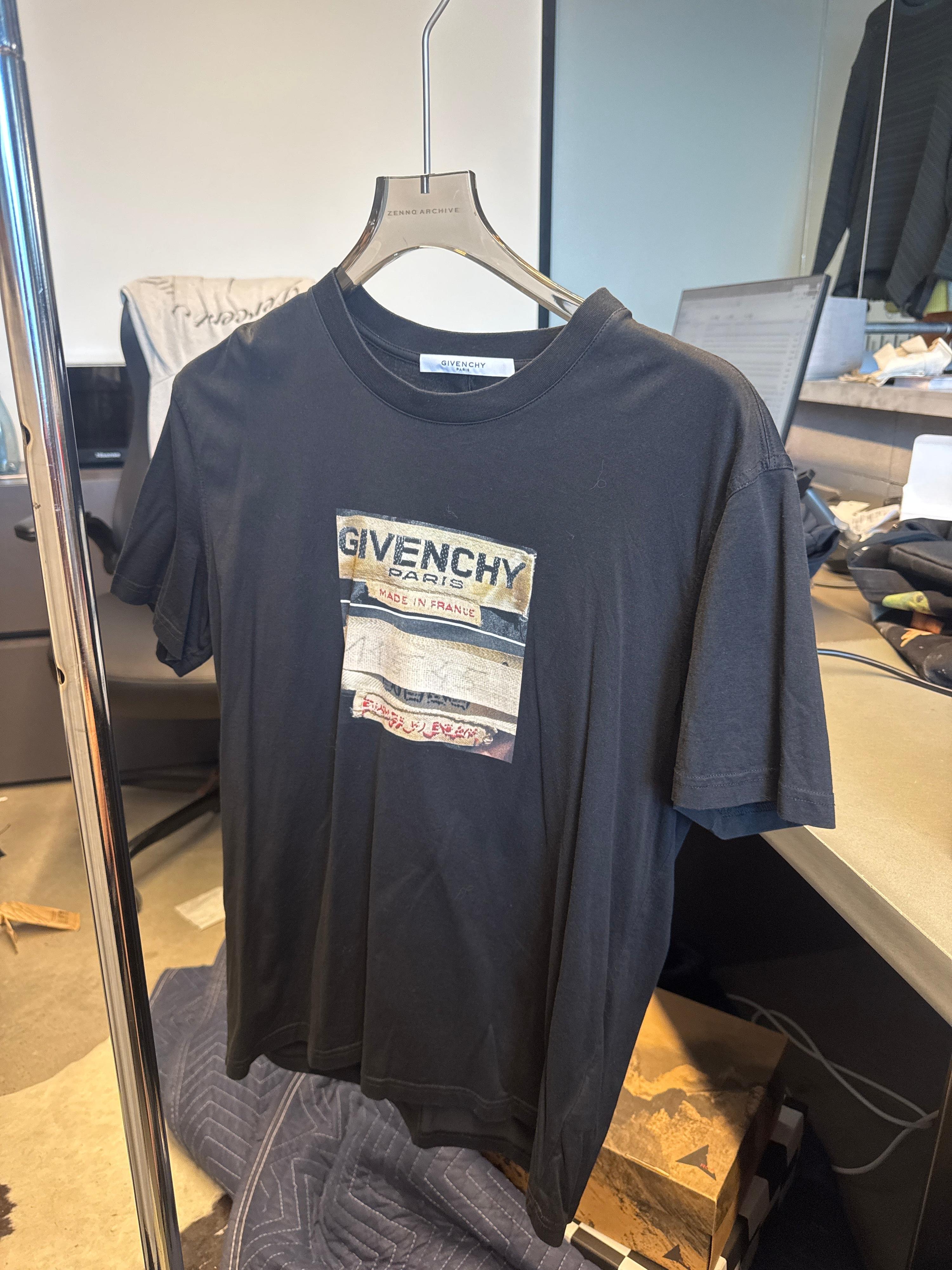 Givenchy Black Graphic T-Shirt (Size L)