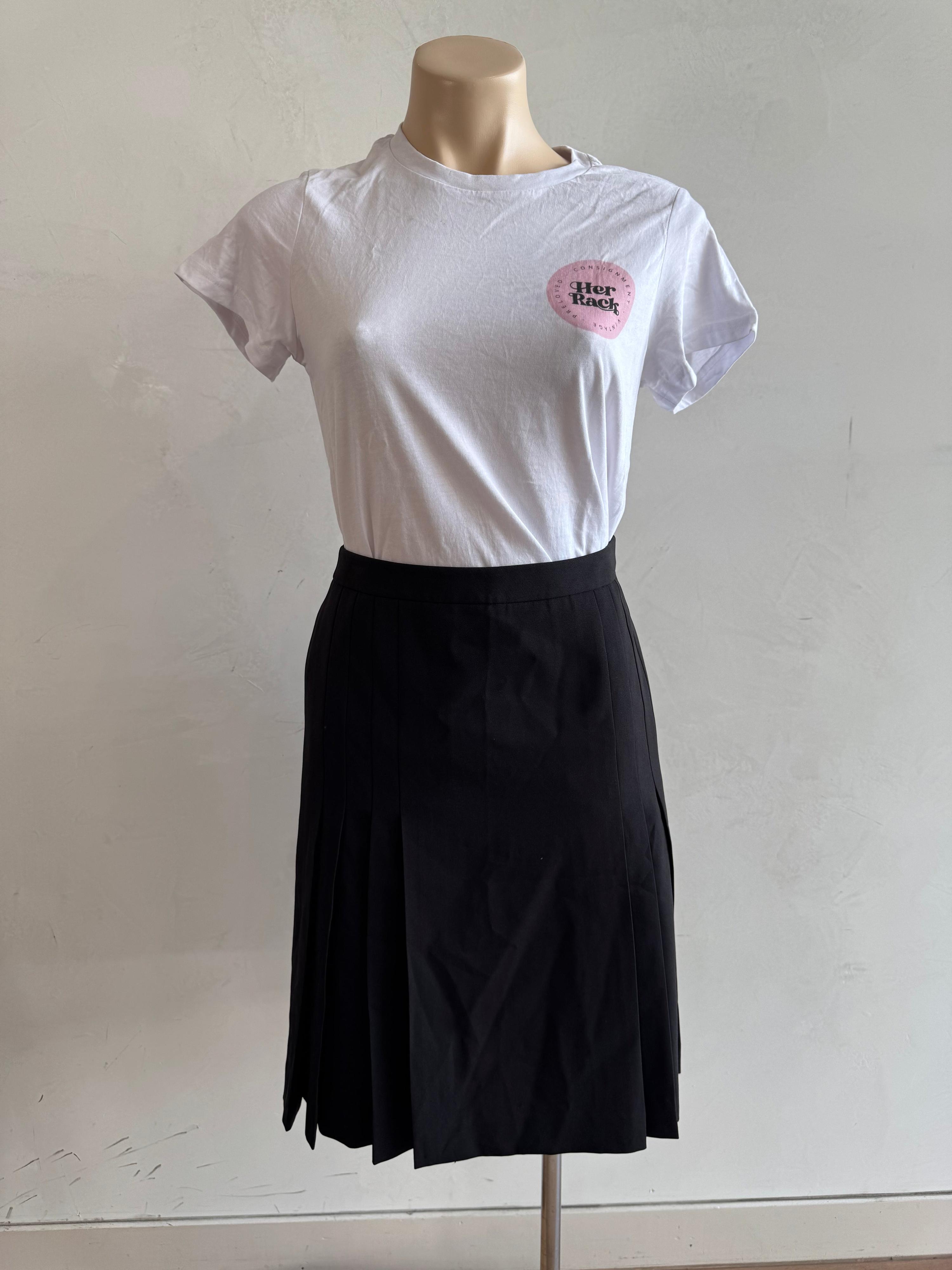 G2000 Black Pleated Skirt - size 9 thumbnail 3