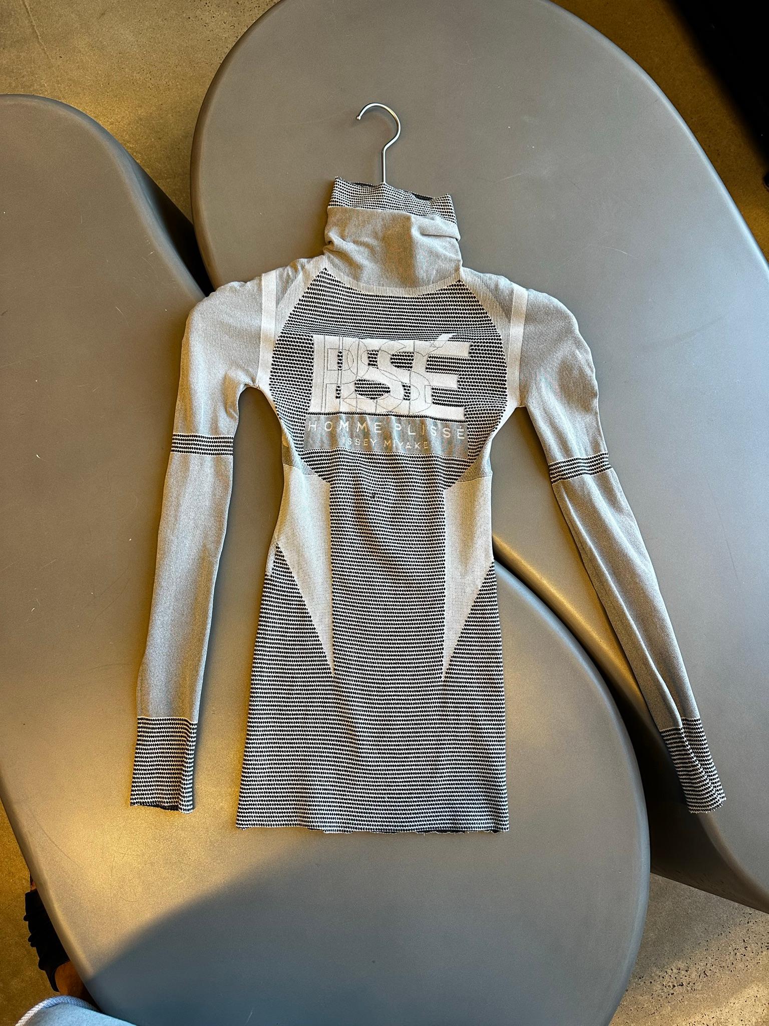 Issey Miyake Homme Plissé Turtleneck Graphic Knit Top Grey (As Is) (One Size)