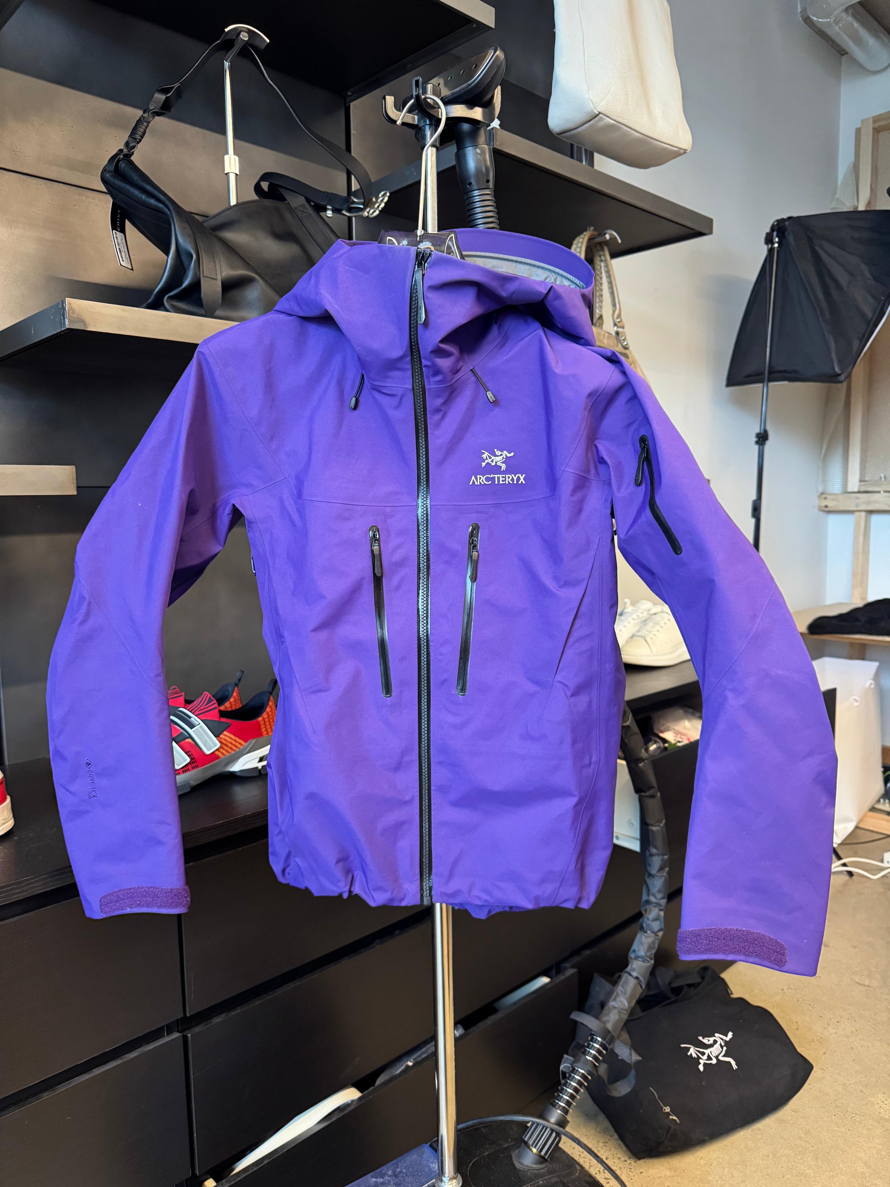 ARC’TERYX Waterproof Alpha SV Jacket Purple (Size S Womens)