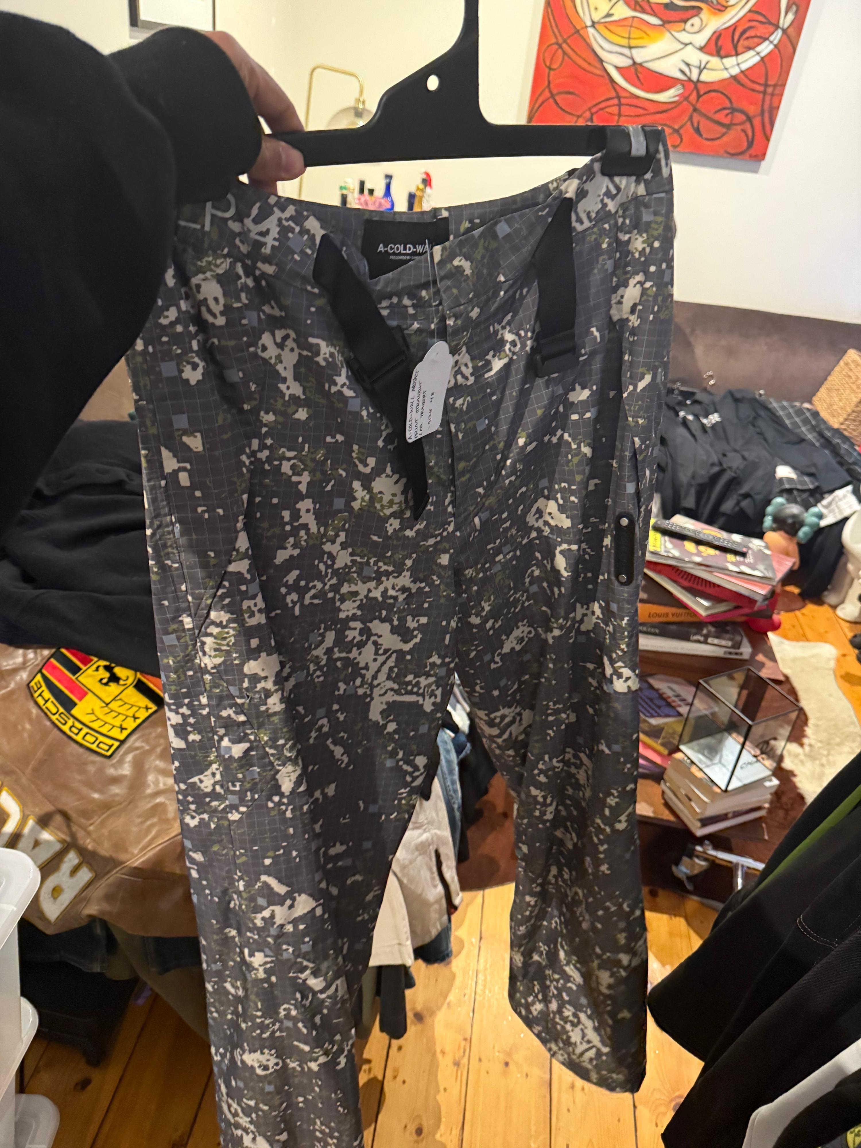 A-COLD-WALL*
Abstract-Print Straight-Leg Pants (Size M)