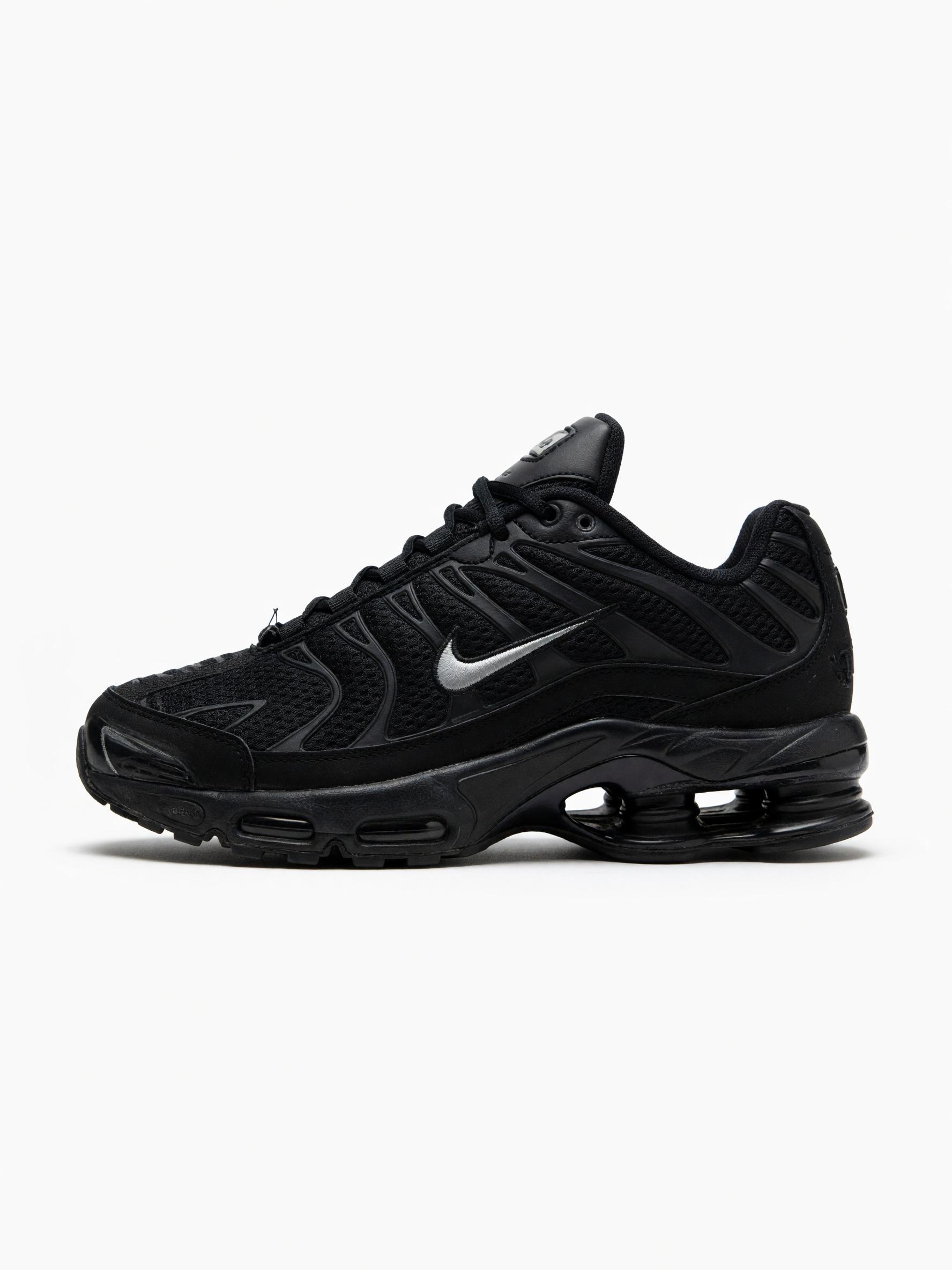 Nike sneakers - mens EU 42
