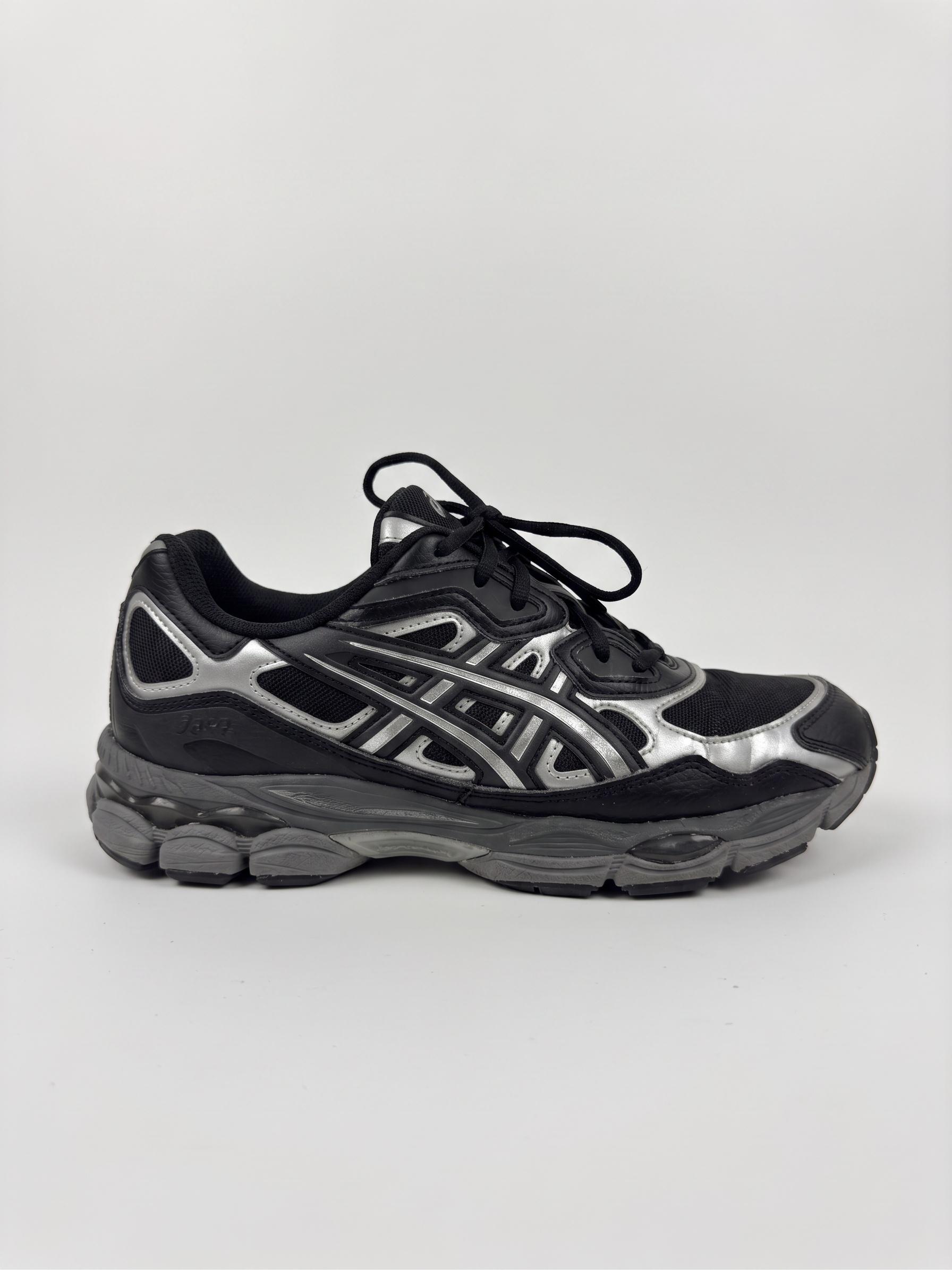 asics running shoes UK 10 thumbnail 2