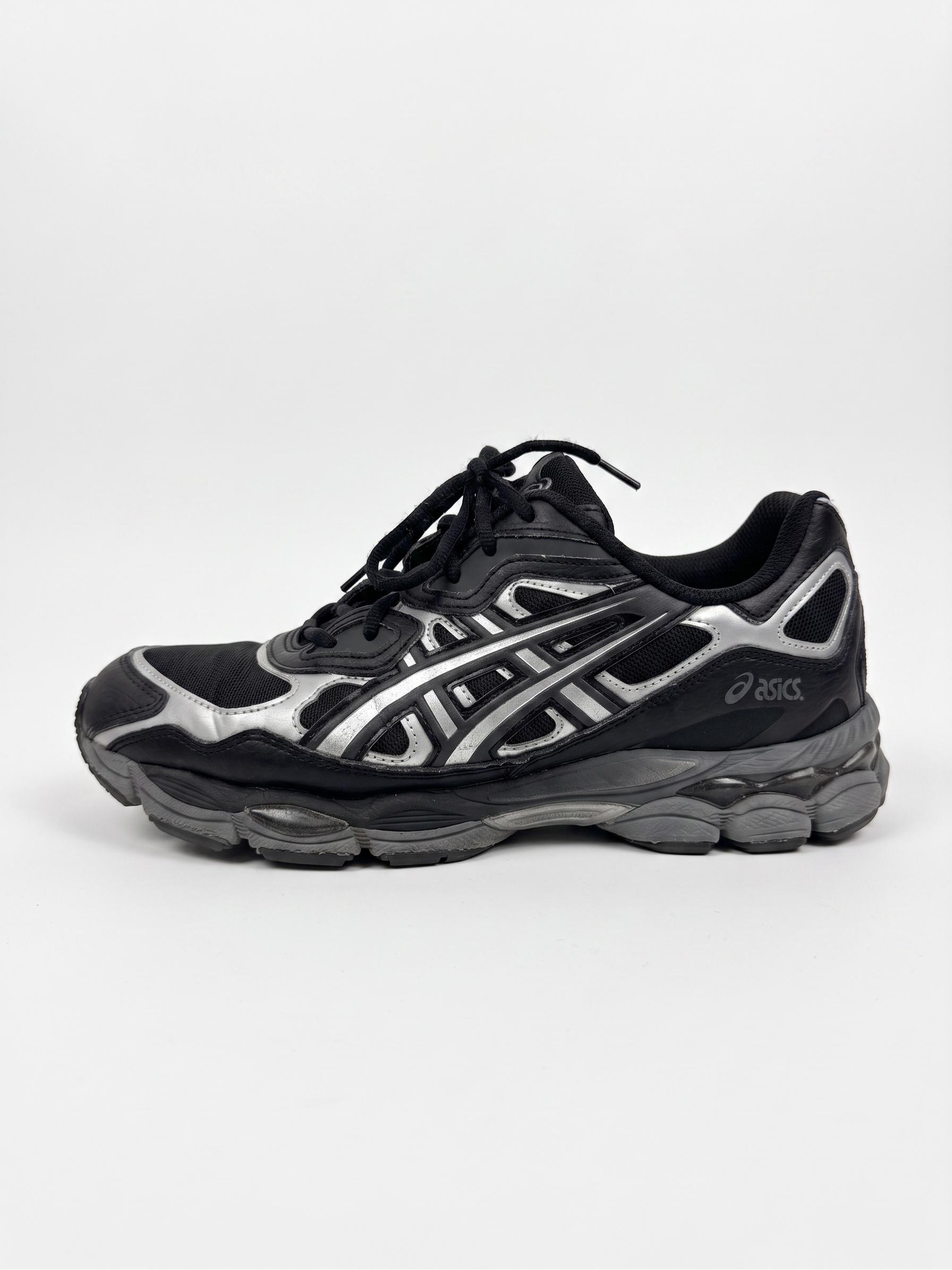 asics running shoes EU 45