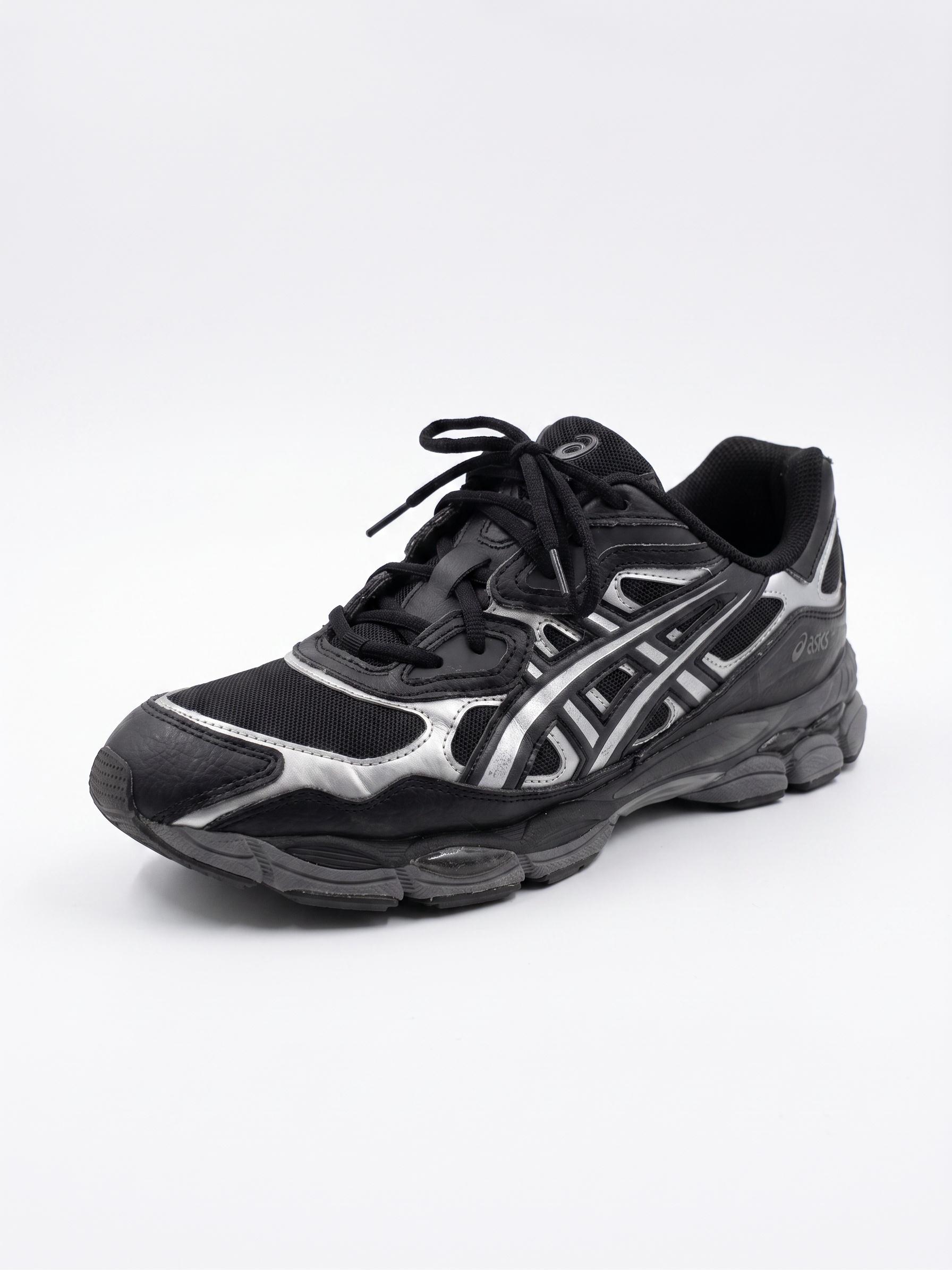 asics running shoes UK 10